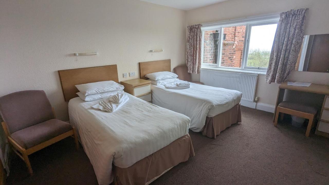 Basic Triple Room,1774309803:JPEG