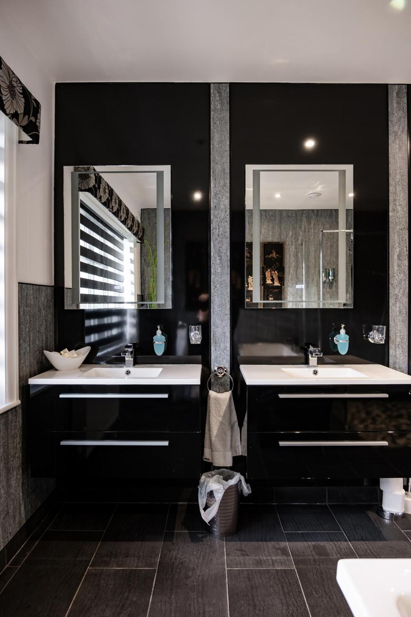 Superior King Suite