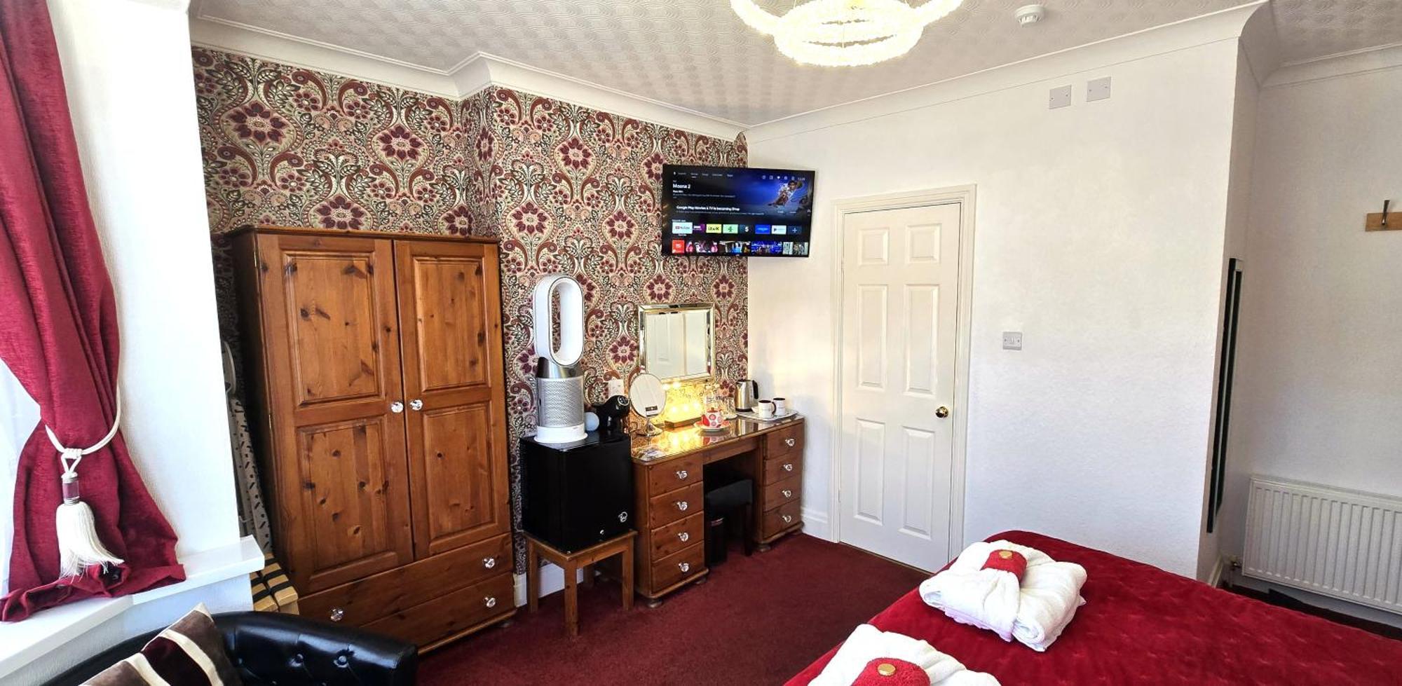King or Twin Room Ground Floor