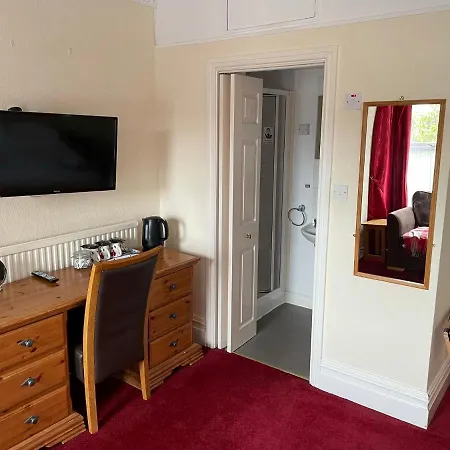 Robyn'S Guest House Room Only-3