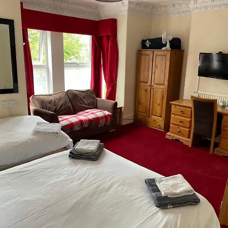 Robyn'S Guest House Room Only-2