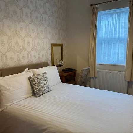 The Raincliffe Hotel-3
