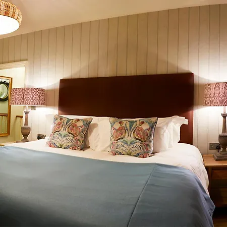 The Plough Inn & Cottages-3