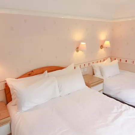 Ryndle Court Hotel-3